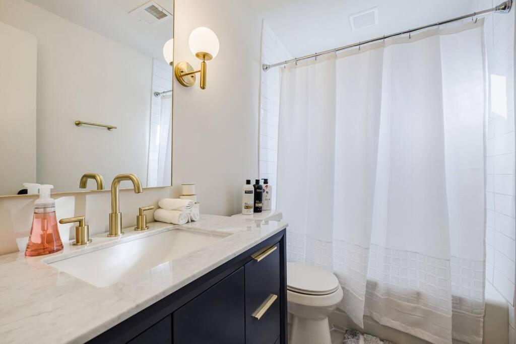 Вилла 5Min-Grant Park With Fenced Yard, Parking And Pet Friendly Атланта Экстерьер фото